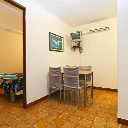 Fuer 4 Personen Ca 38 Qm In Pjescana Uvala, Istrien Istrische Riviera *